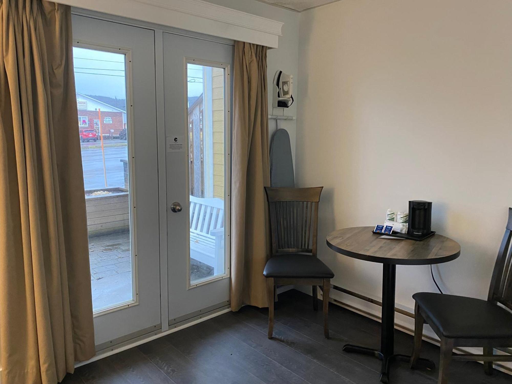 Ocean View Hotel 록키 하버 외부 사진